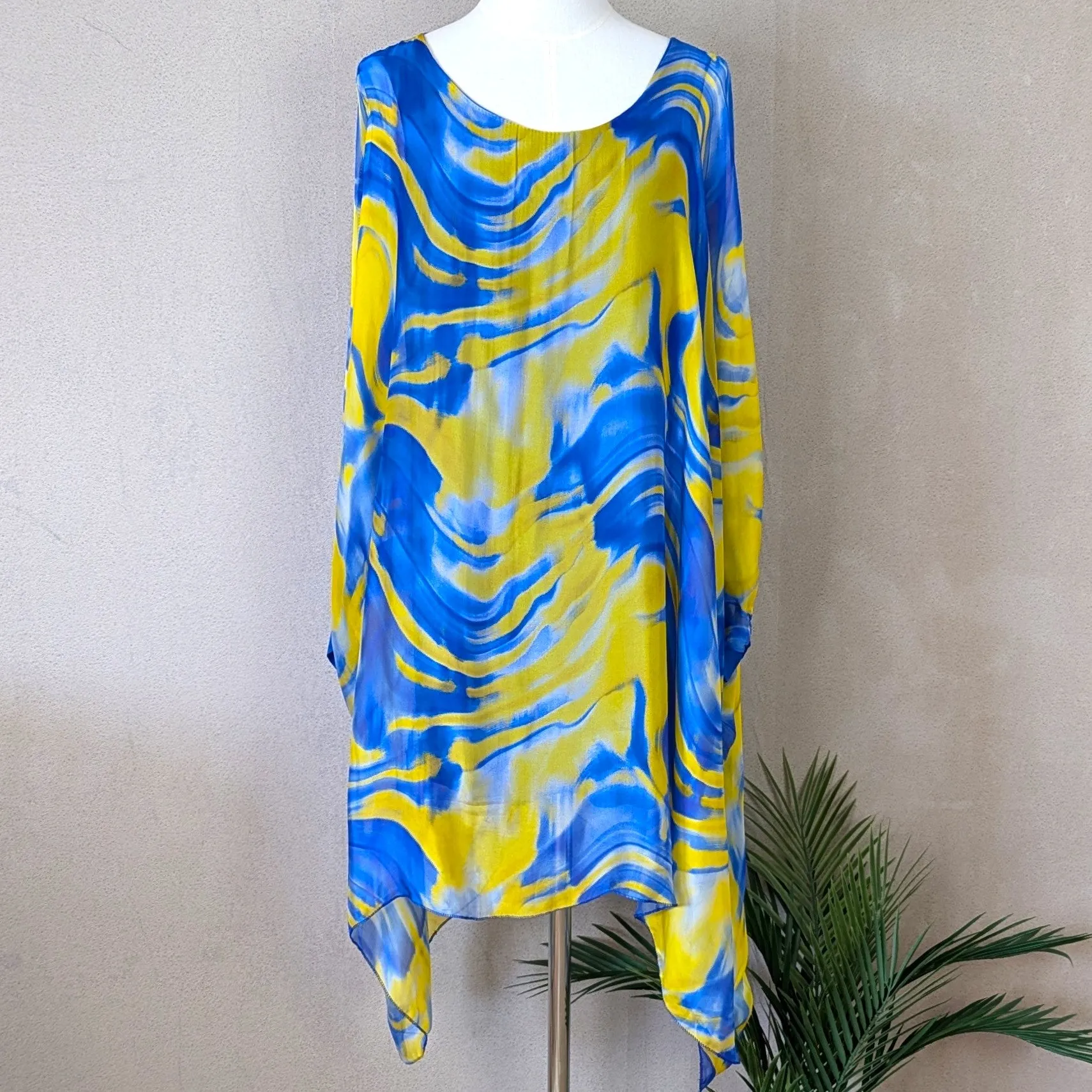 Dreamy swirl style digital print 100 % silk long line tunic with elasticated cuffs (X-XL)