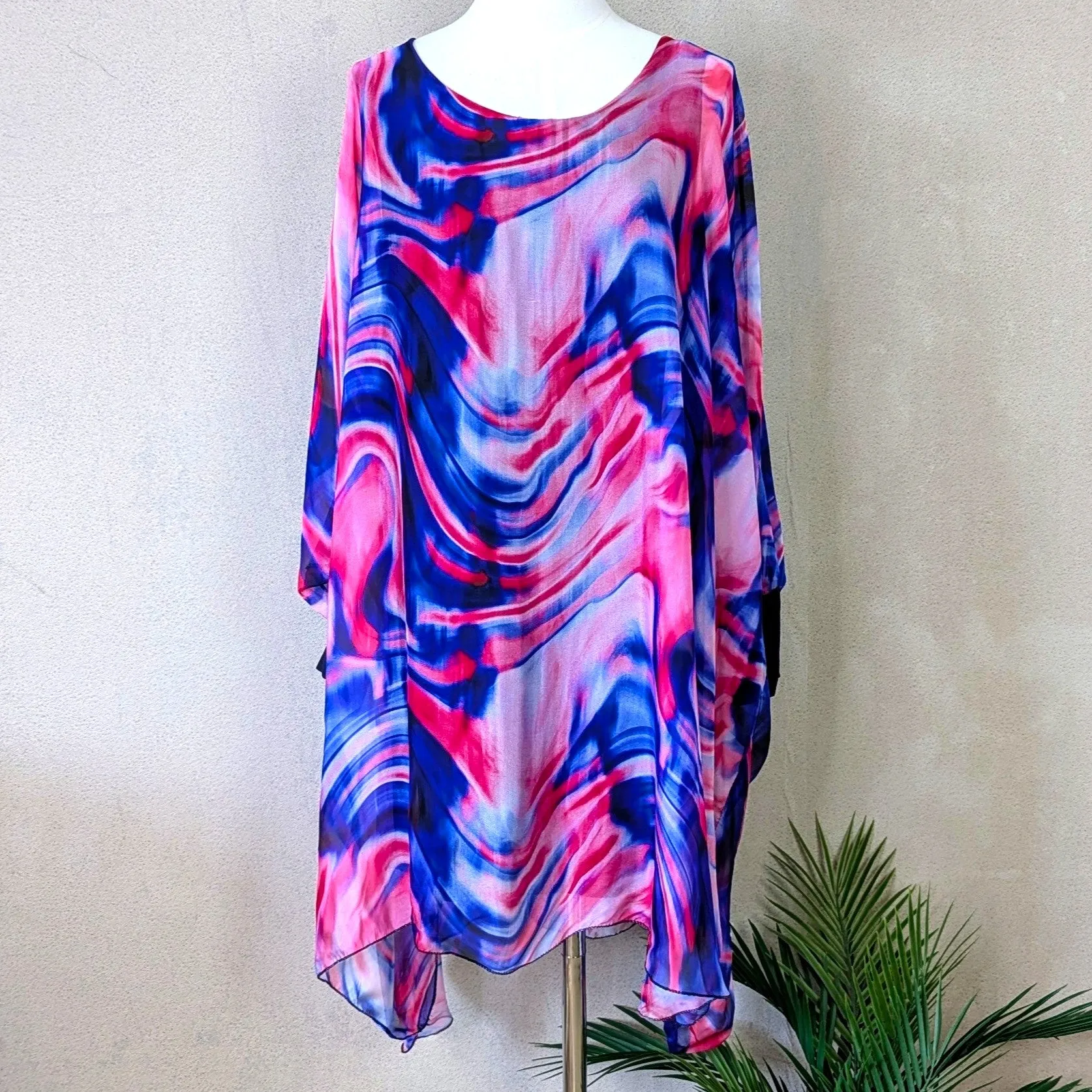Dreamy swirl style digital print 100 % silk long line tunic with elasticated cuffs (X-XL)