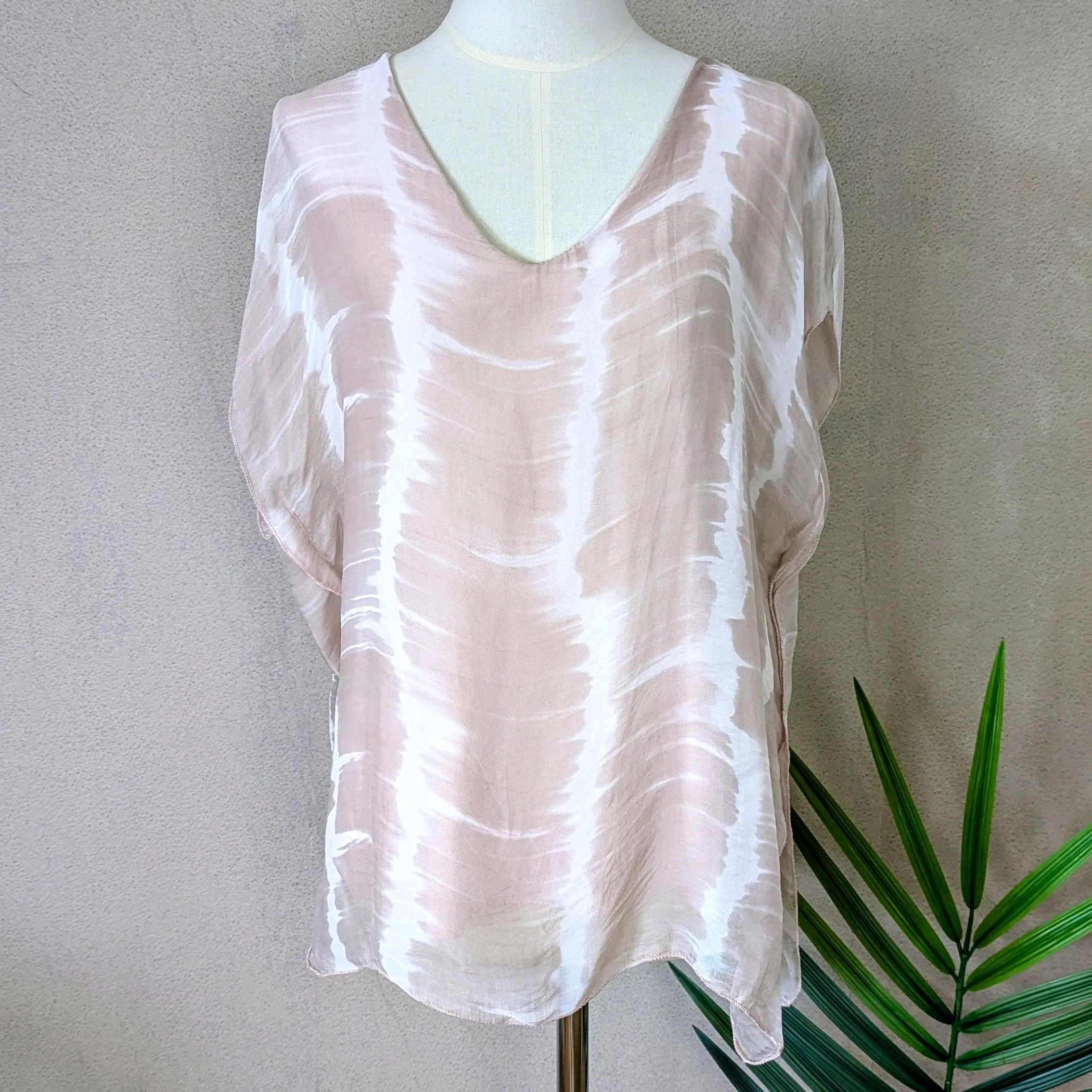 Elegant boxy top with stylish tie dye print (M)
