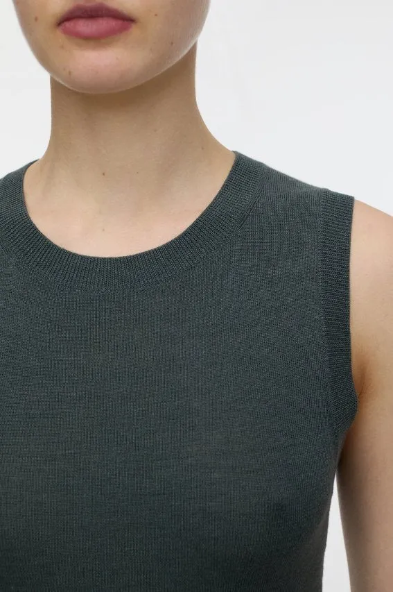 Sleeveless Crewneck Tank